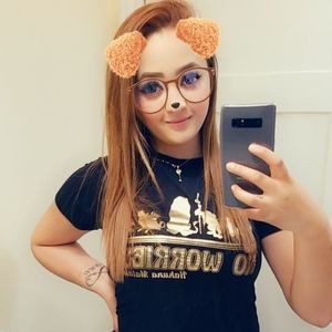 Meet your Posher, Esmeralda